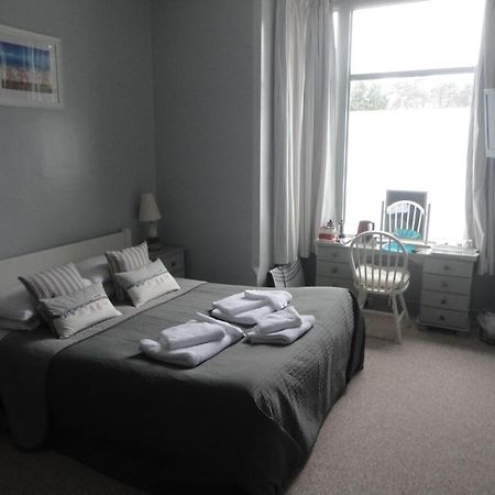 Waves In Bed & Breakfast Борнмът Екстериор снимка
