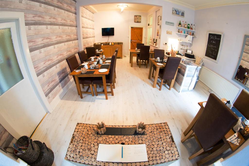 Waves In Bed & Breakfast Борнмът Екстериор снимка