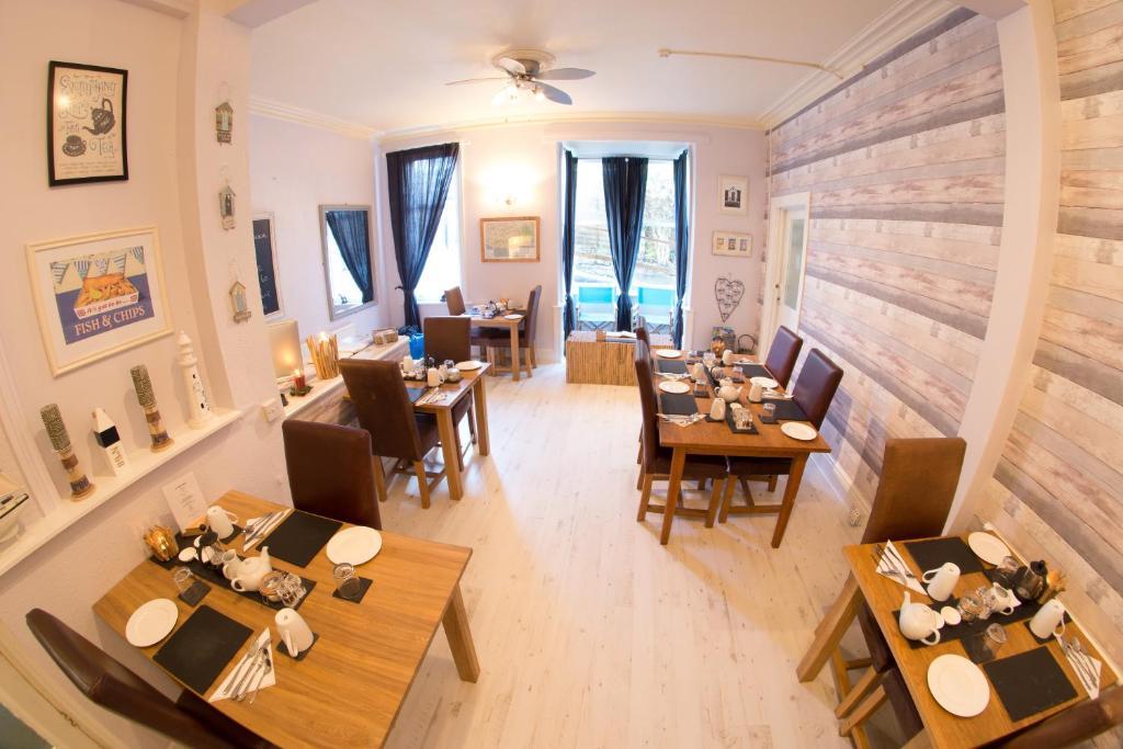 Waves In Bed & Breakfast Борнмът Екстериор снимка